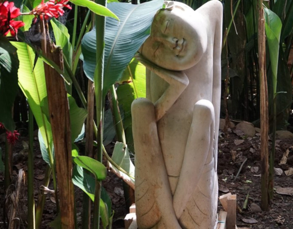 This unique statue was imported especially for the garden, the owners spared no expense.