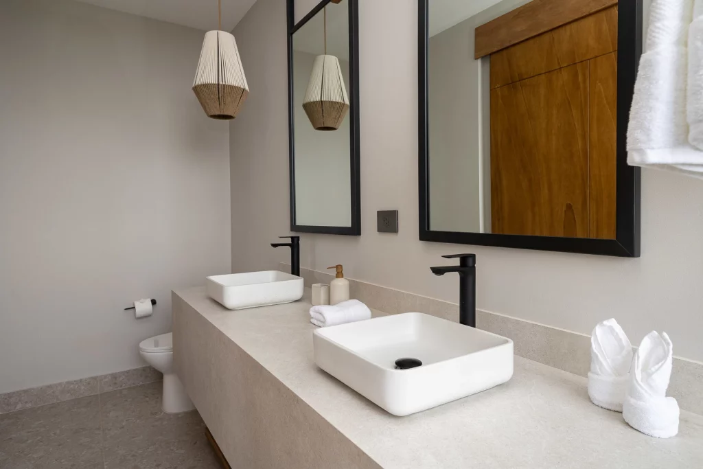 Seven bathrooms with
stunning designs and luxury fixtures.
