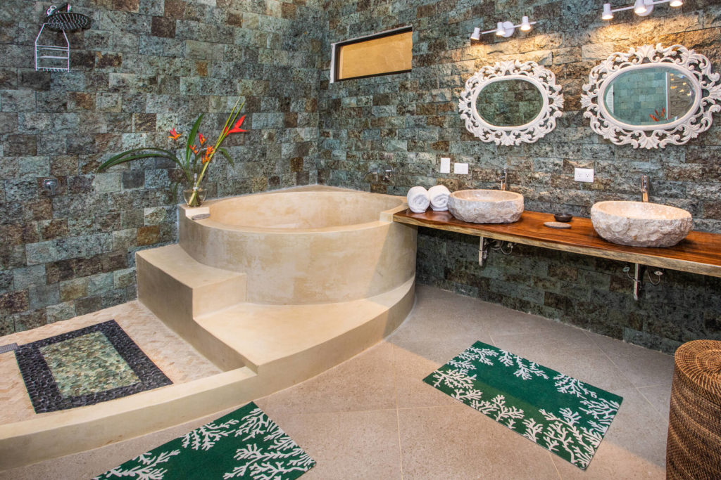 After an adventurous day in Manuel Antonio organized by your personal concierge, relax and soak in this beautiful tub.